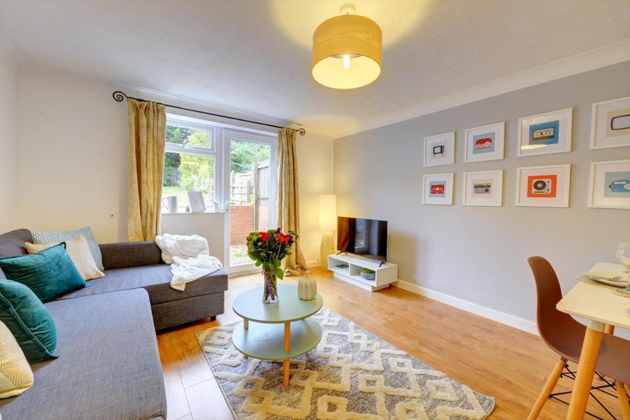 Modern 2 Bed House Sleeps 6 Southam Town Centre - Inspire Homes Ltd Buitenkant foto
