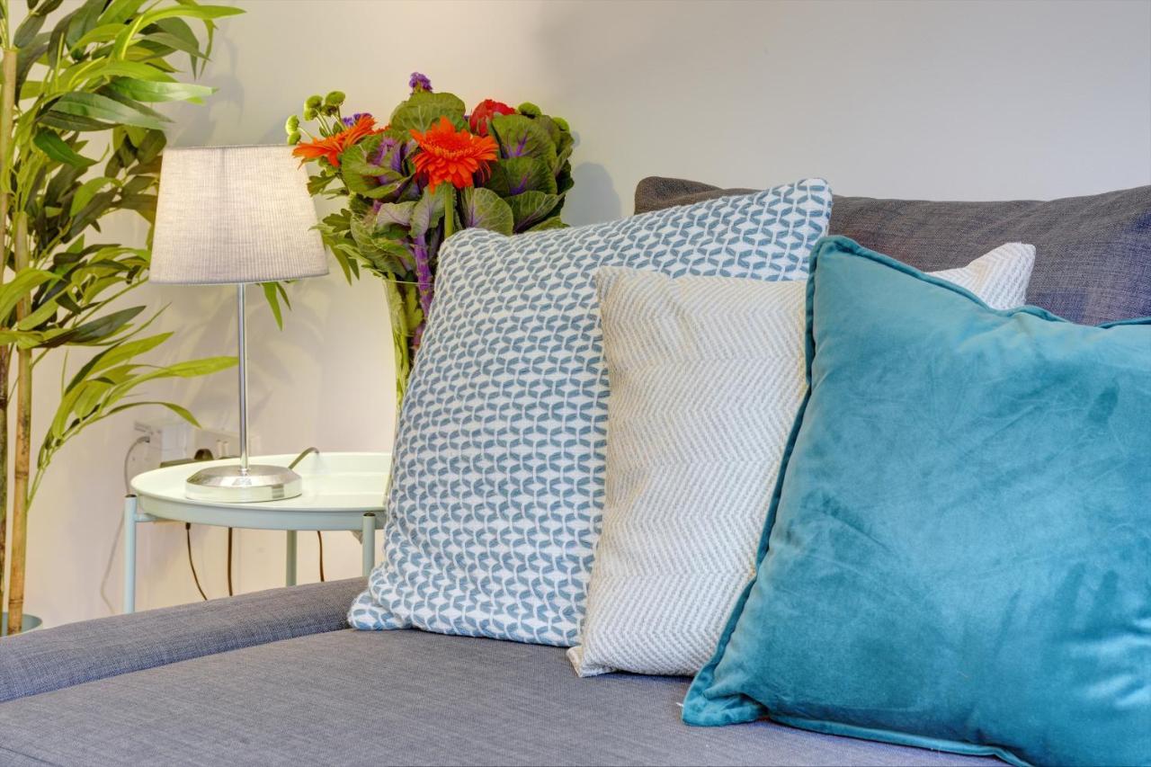 Modern 2 Bed House Sleeps 6 Southam Town Centre - Inspire Homes Ltd Buitenkant foto